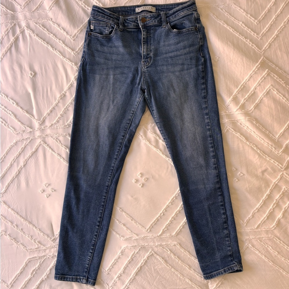 Signature Women's Blue Skinny Jeans